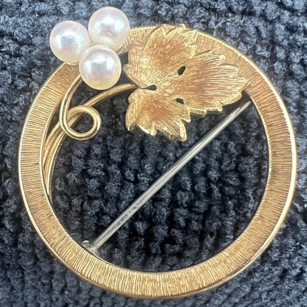 Vintage Krementz 14K Overlay Brooch Pin Grape Vine Wreath Faux Pearls 4.5g 1.25"